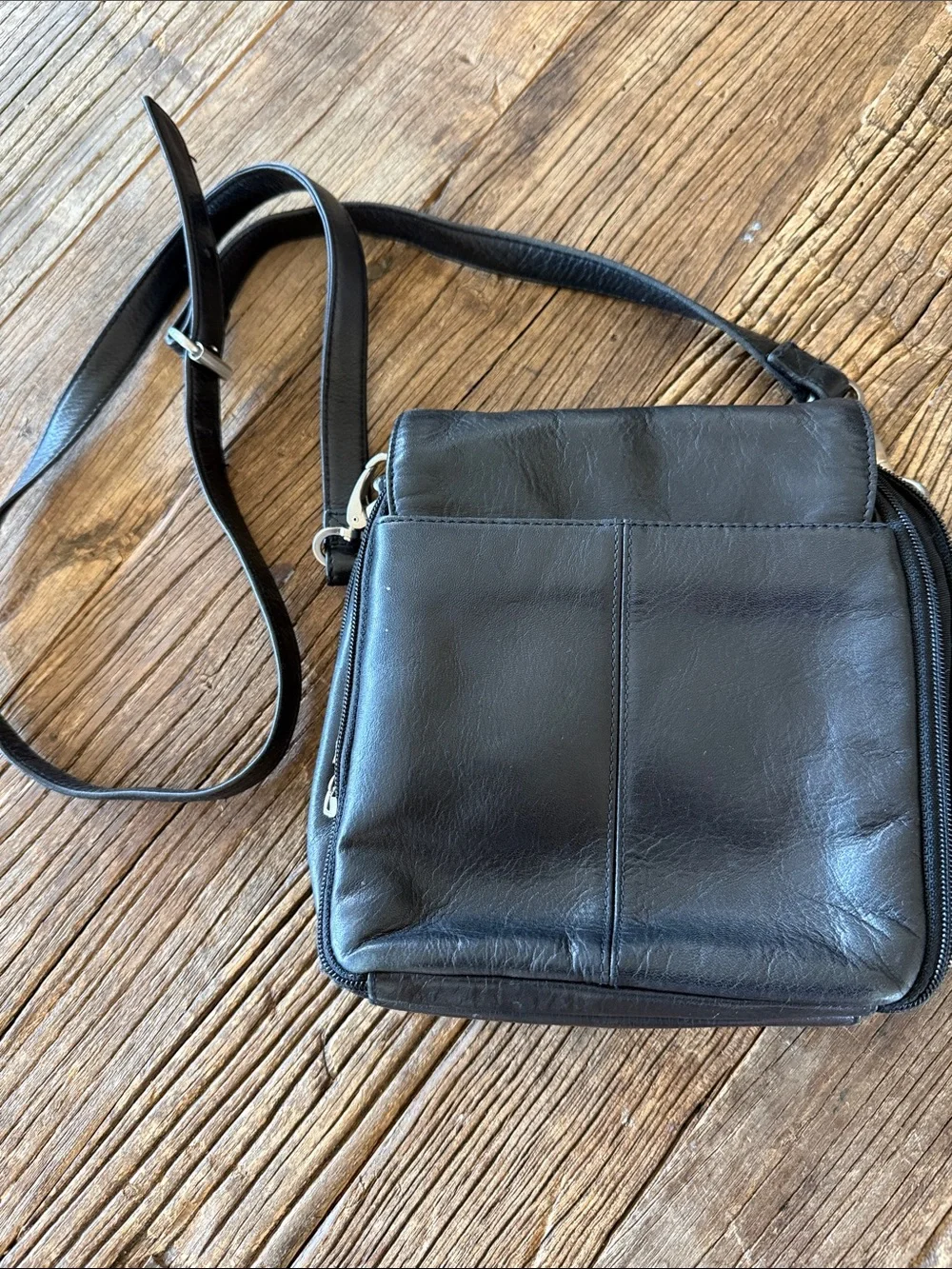 Women’s Hobo International Wallet leather Crossbody Bag
